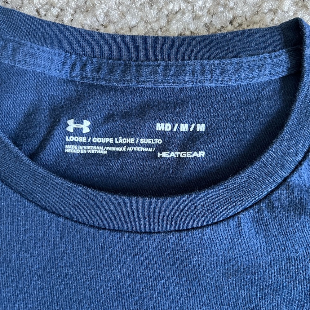 Under Armour Heat Gear short sleeve T-shirt - men’s medium - Picture 3 of 3